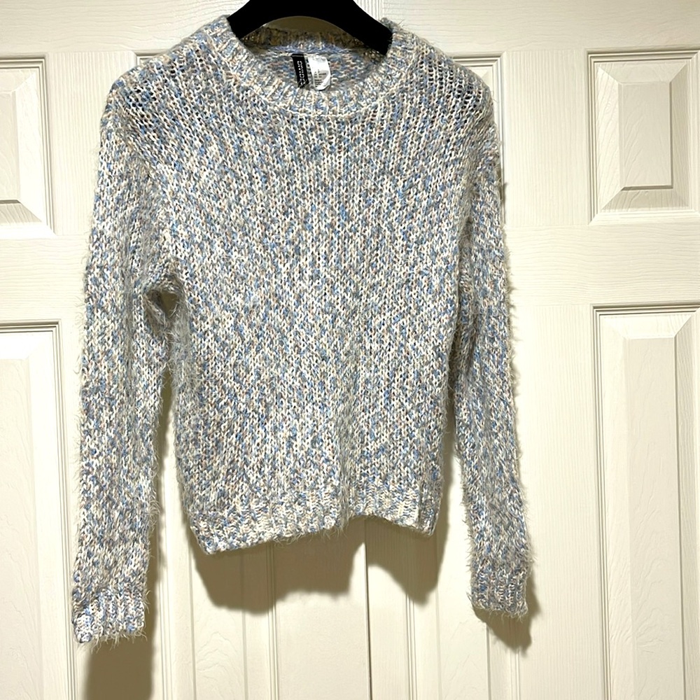 H&M DIVIDED MULTI PASTEL BLUE PINK & WHITE FUZZY SCOOP NECK SWEATER SIZE SMALL